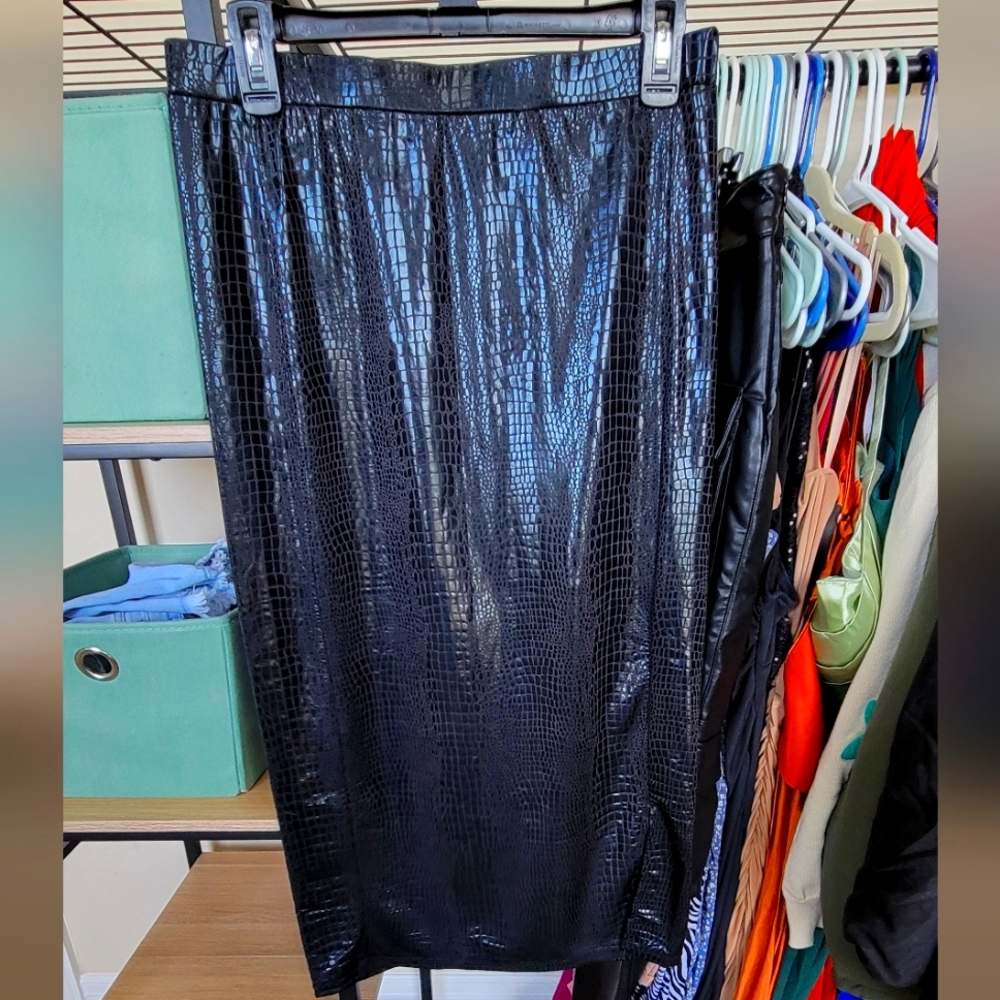 Faux Leather Snakeskin Pencil Skirt with Small Slit